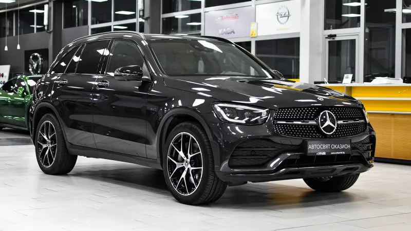 Mercedes-Benz GLC 300 e AMG Line 4MATIC Image 5