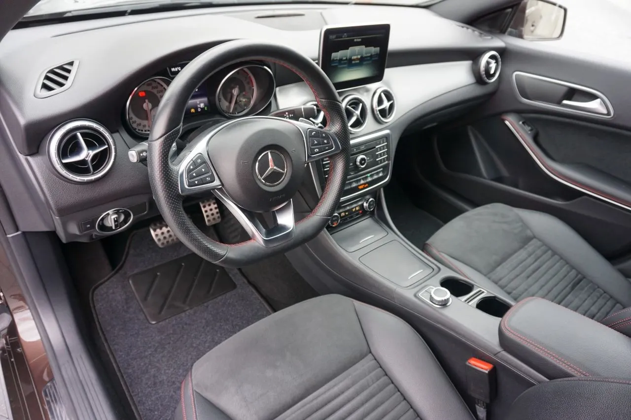 Mercedes-Benz CLA-Klasse AMG Line...  Image 8