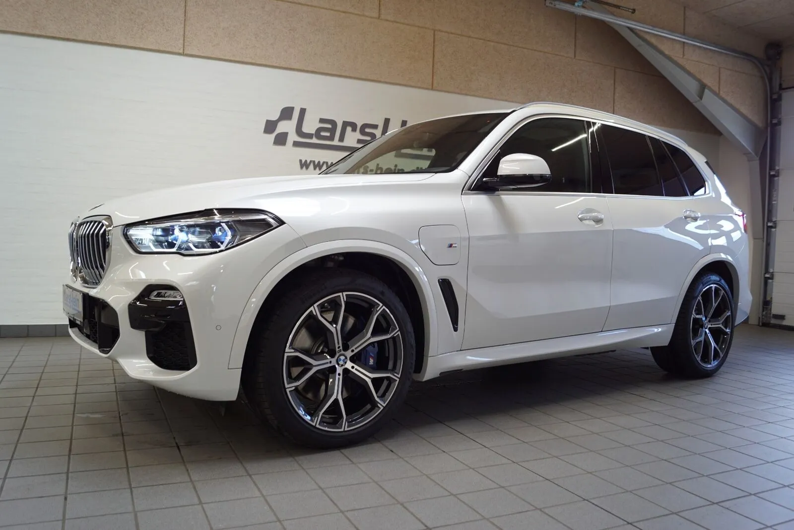 BMW X5 3,0 xDrive45e M-Sport aut. 5d Image 2