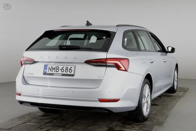 Skoda Octavia Combi 1,4 TSI PHEV Ambition iV DSG Autom * Web Image 4