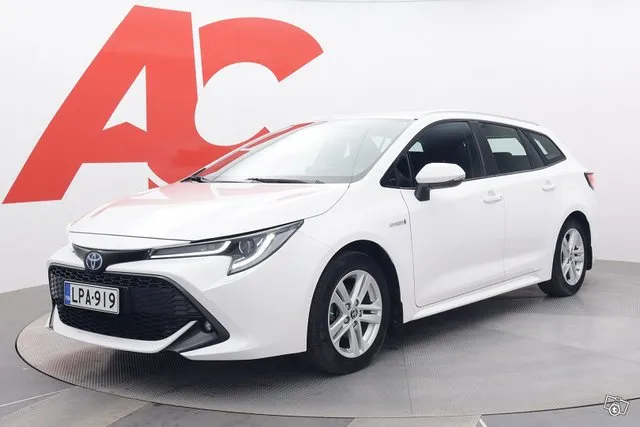 Toyota Corolla Touring Sports 1,8 Hybrid Active Edition - / Moottorinlämmitin / Kamera / Navi / Image 1