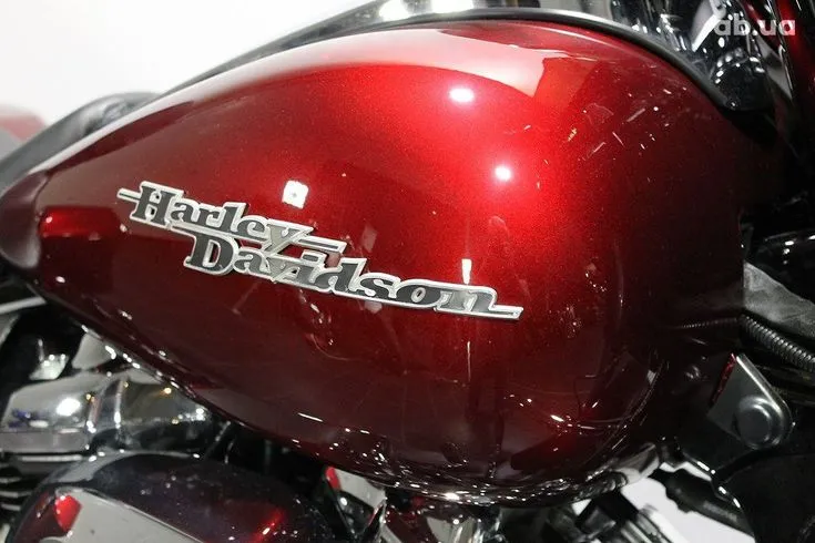 Harley-Davidson FLHXS Image 8