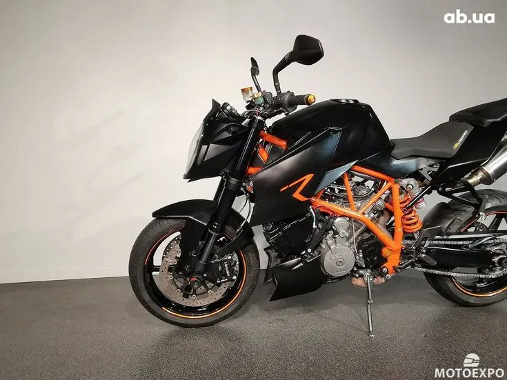 KTM 990 Image 6